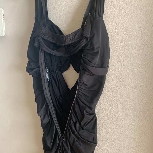 SOLD ELSEWHERE $975 - Stunning Designer DOLCE & GABBANA Gown w/ Key-Hole Cutout - Picture 4 of 14